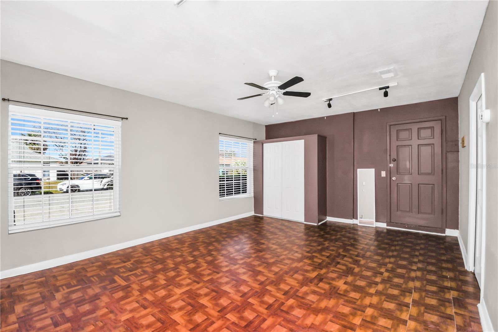 Image 26 of 30 For 362 Iowa Woods Circle W