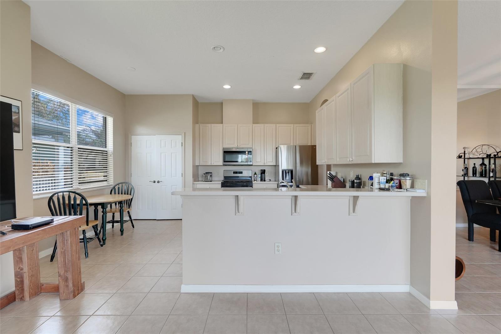 Image 16 of 54 For 2390 Caledonian Street