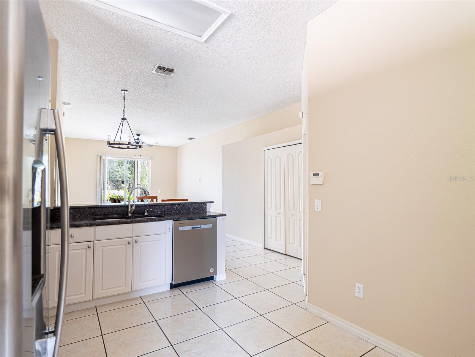 Image 10 of 31 For 1702 Riveredge Road