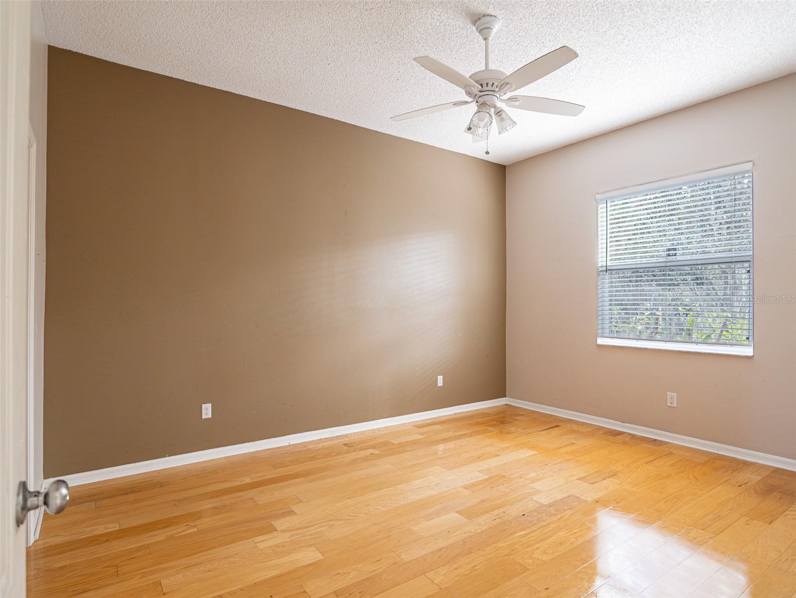 Image 23 of 31 For 1702 Riveredge Road