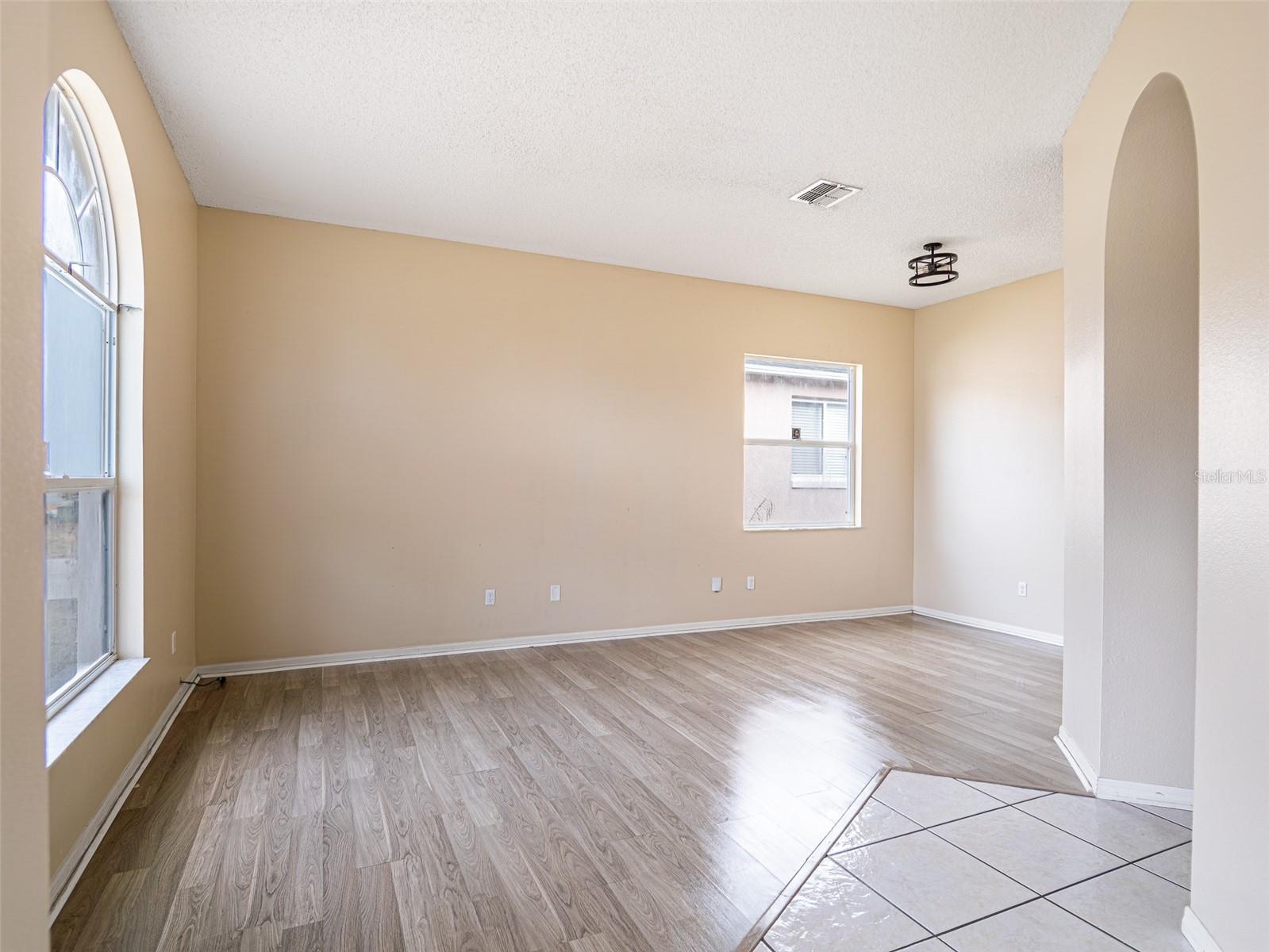 Image 7 of 31 For 1702 Riveredge Road