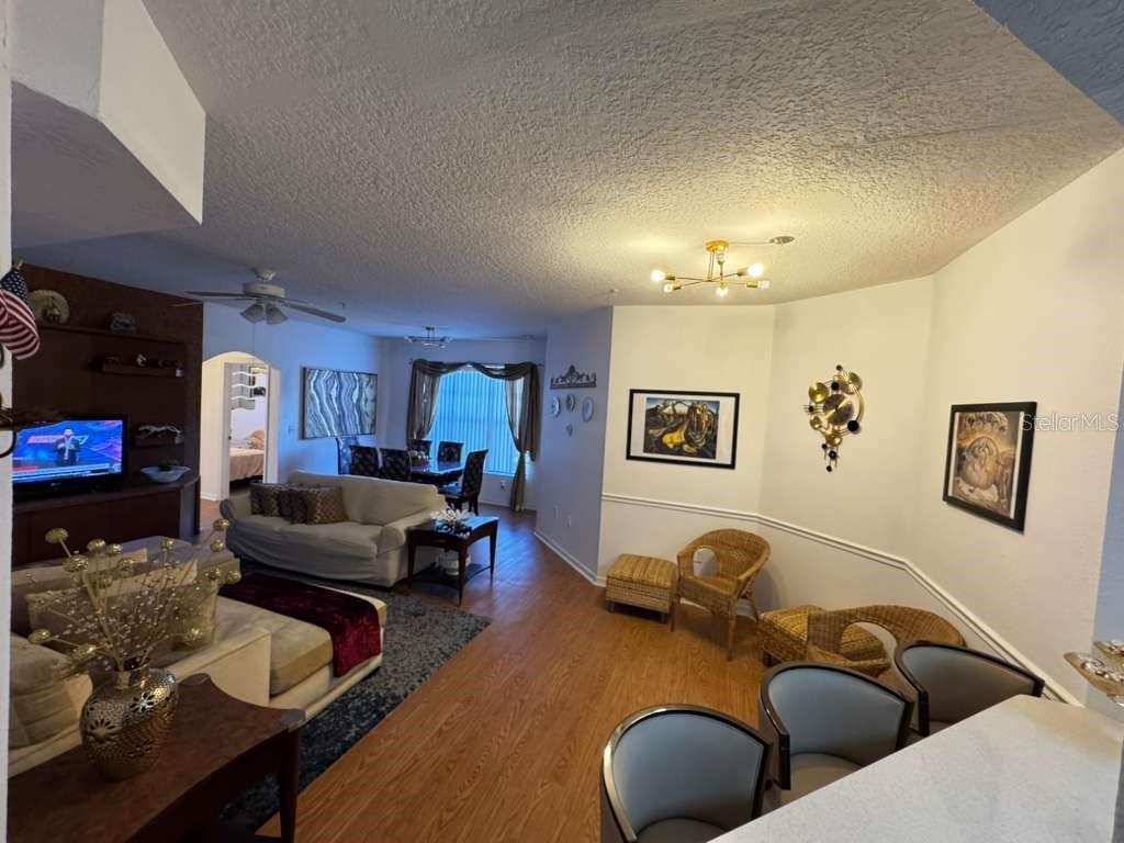 Image 12 of 29 For 5560 Metrowest Boulevard 201