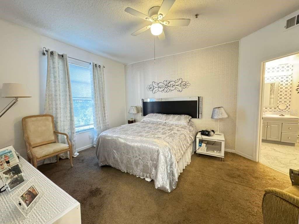 Image 21 of 29 For 5560 Metrowest Boulevard 201