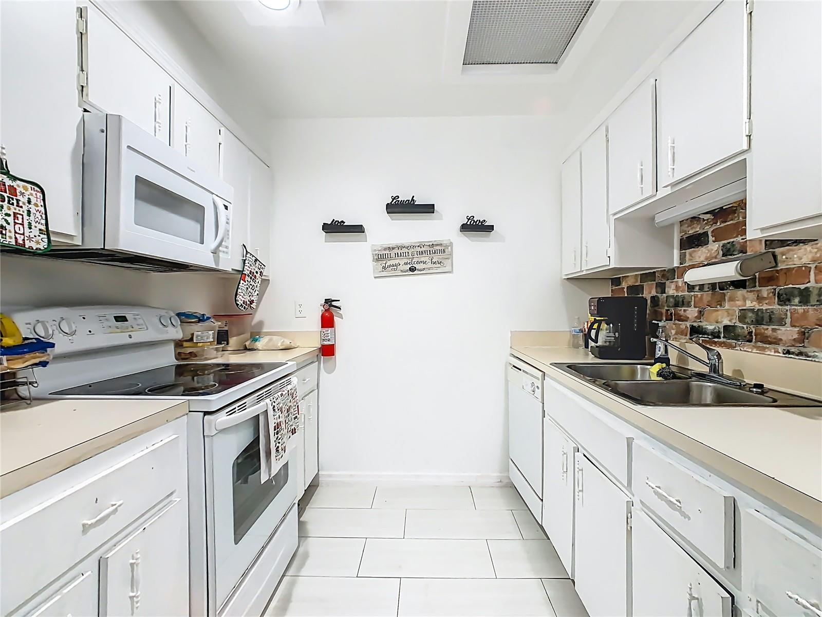 Image 14 of 30 For 4103 Spitfire Avenue