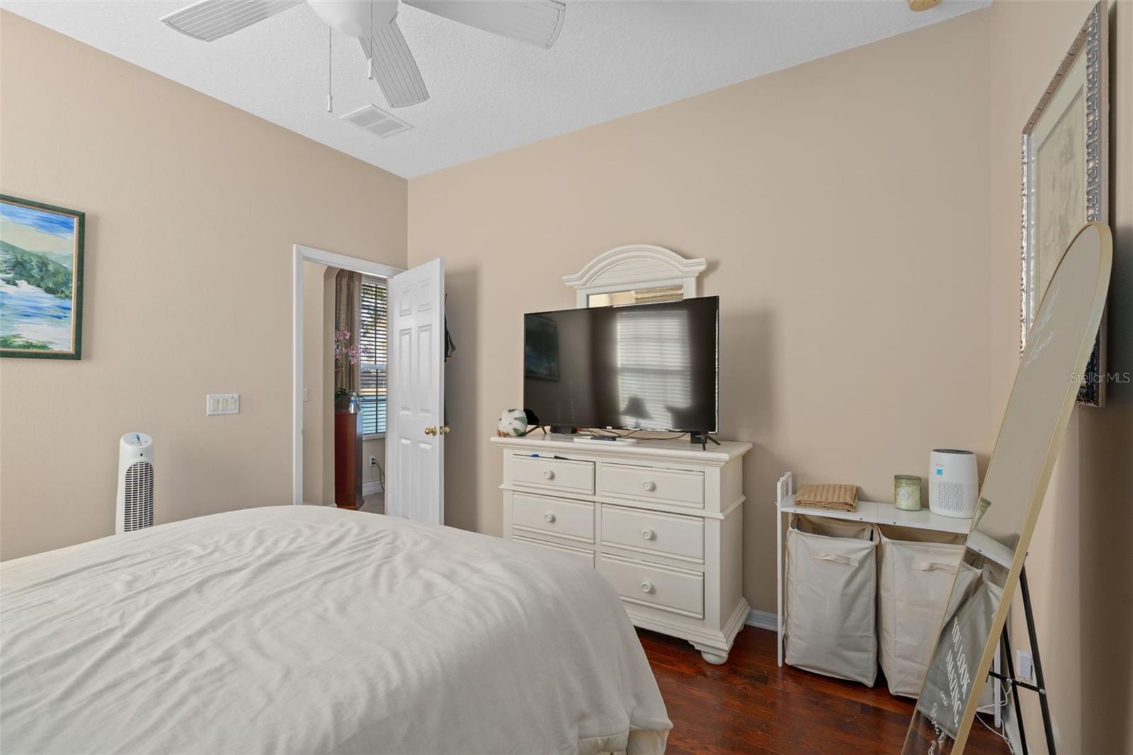 Image 33 of 62 For 8798 Warwick Shore Crossing