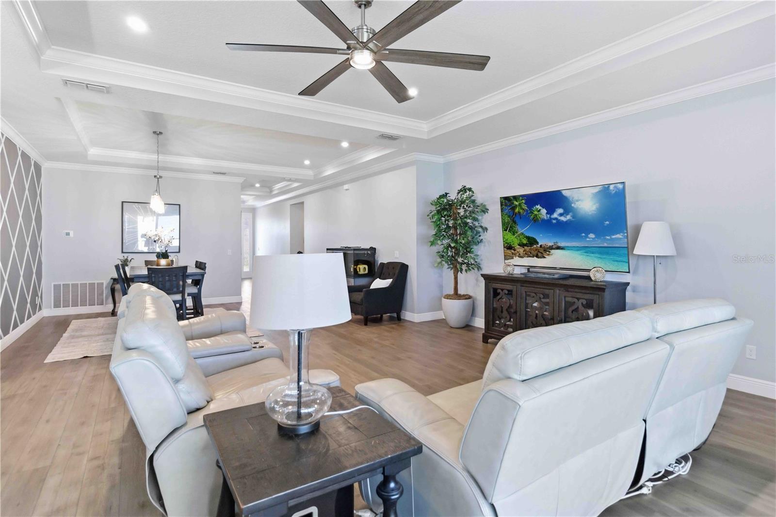 Image 4 of 47 For 1272 Hillcrest View Loop