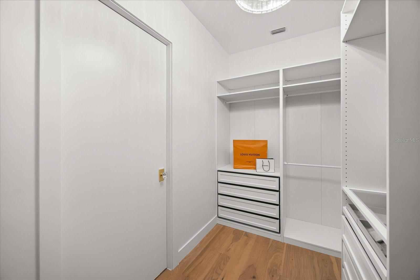 Image 31 of 95 For 505 Jennifer Lane