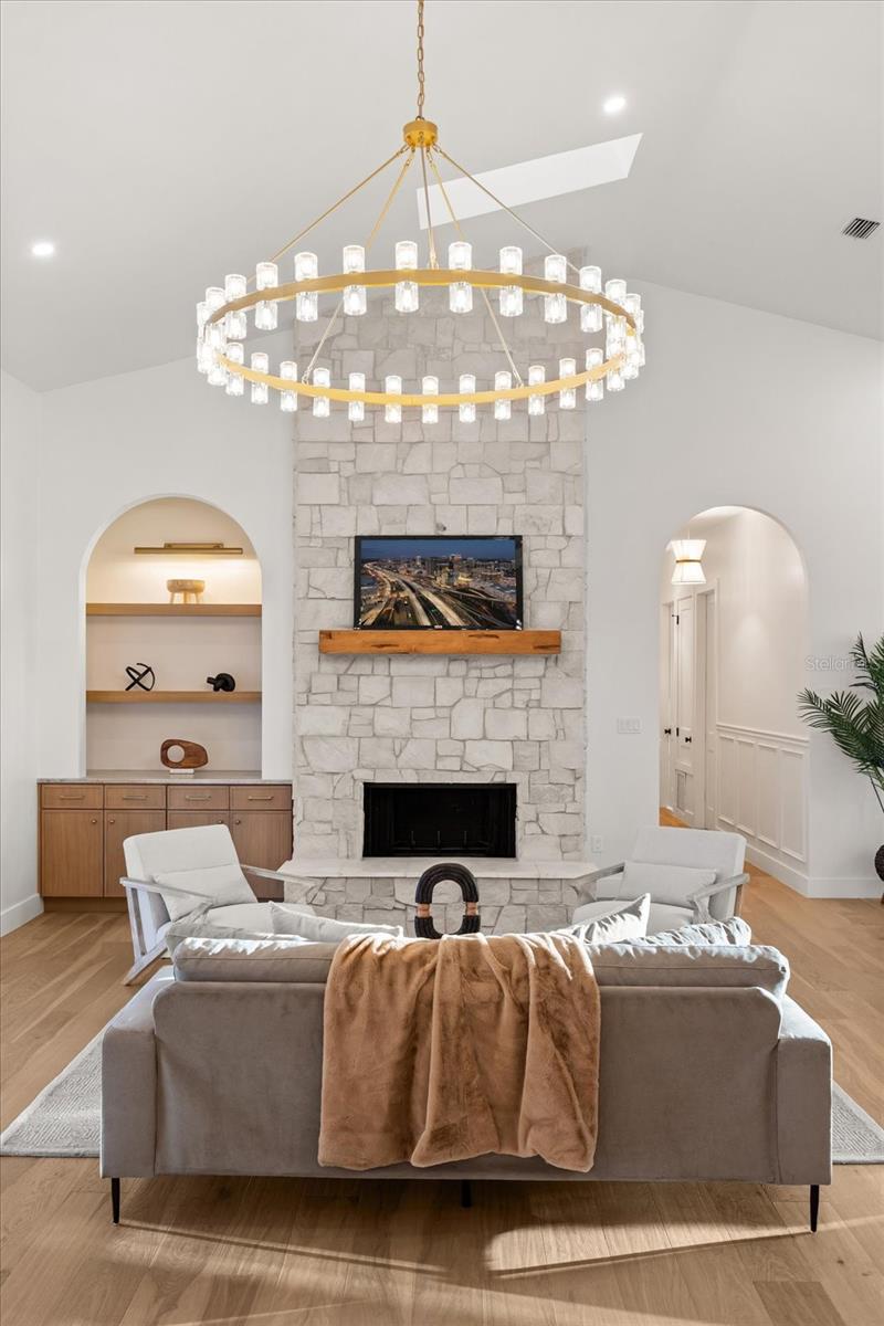 Image 9 of 95 For 505 Jennifer Lane