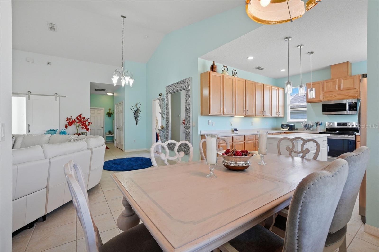 Image 12 of 42 For 20831 Nettleton Street