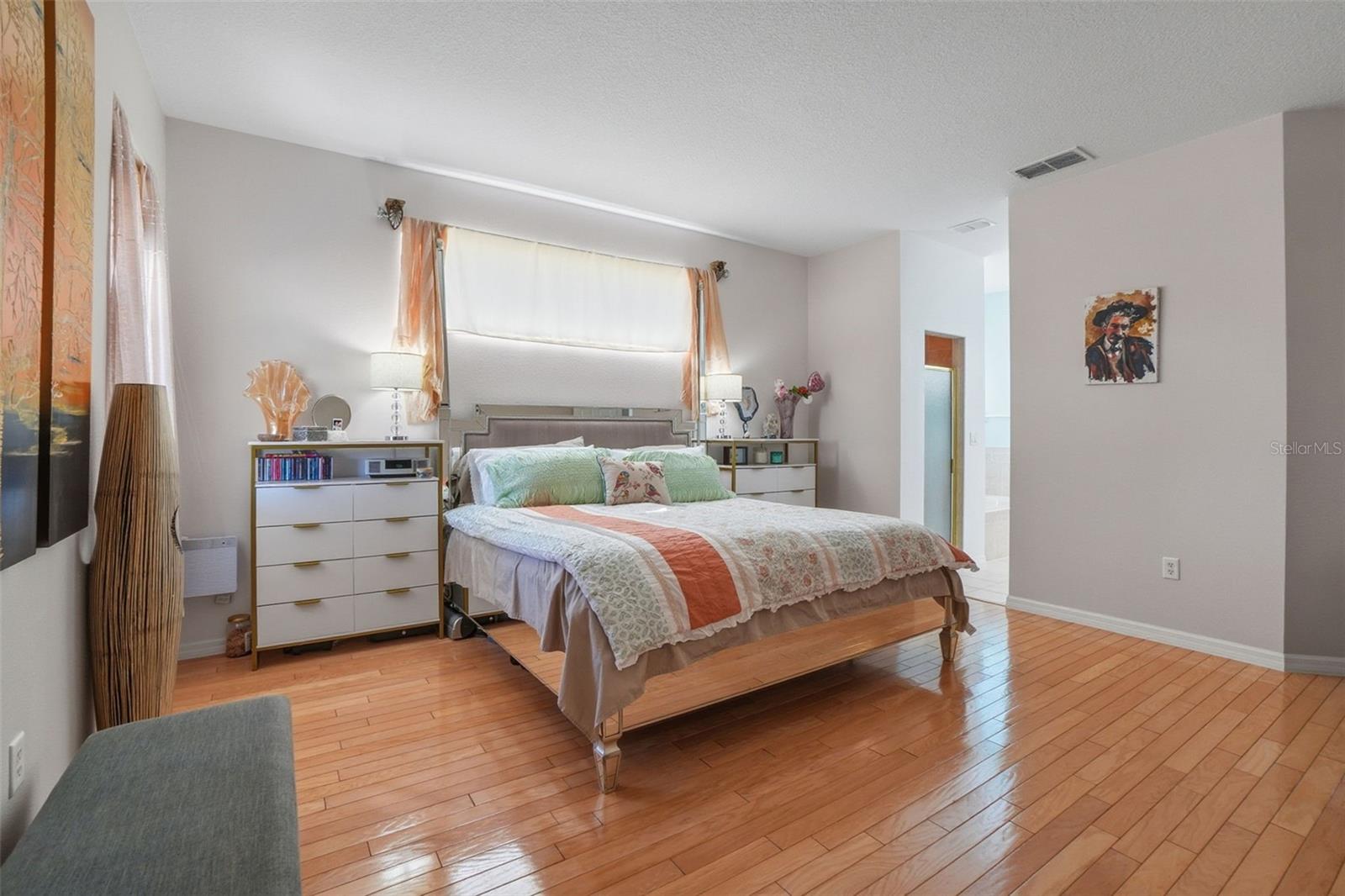 Image 18 of 42 For 20831 Nettleton Street