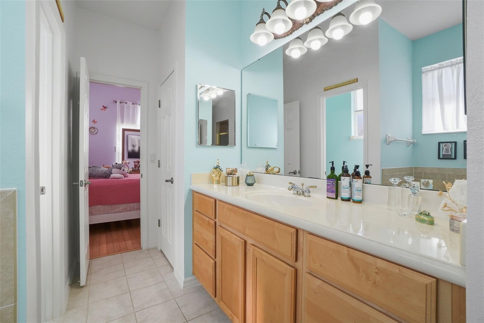 Image 20 of 42 For 20831 Nettleton Street