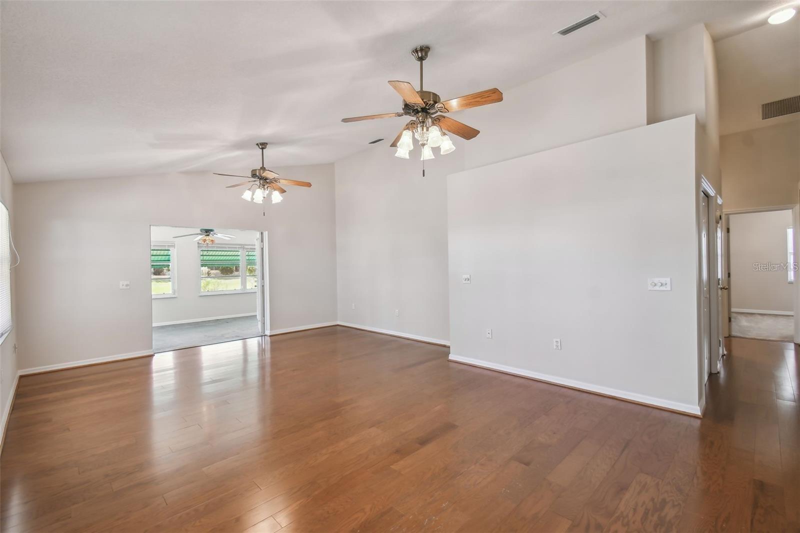 Image 12 of 29 For 1736 Challenger Avenue