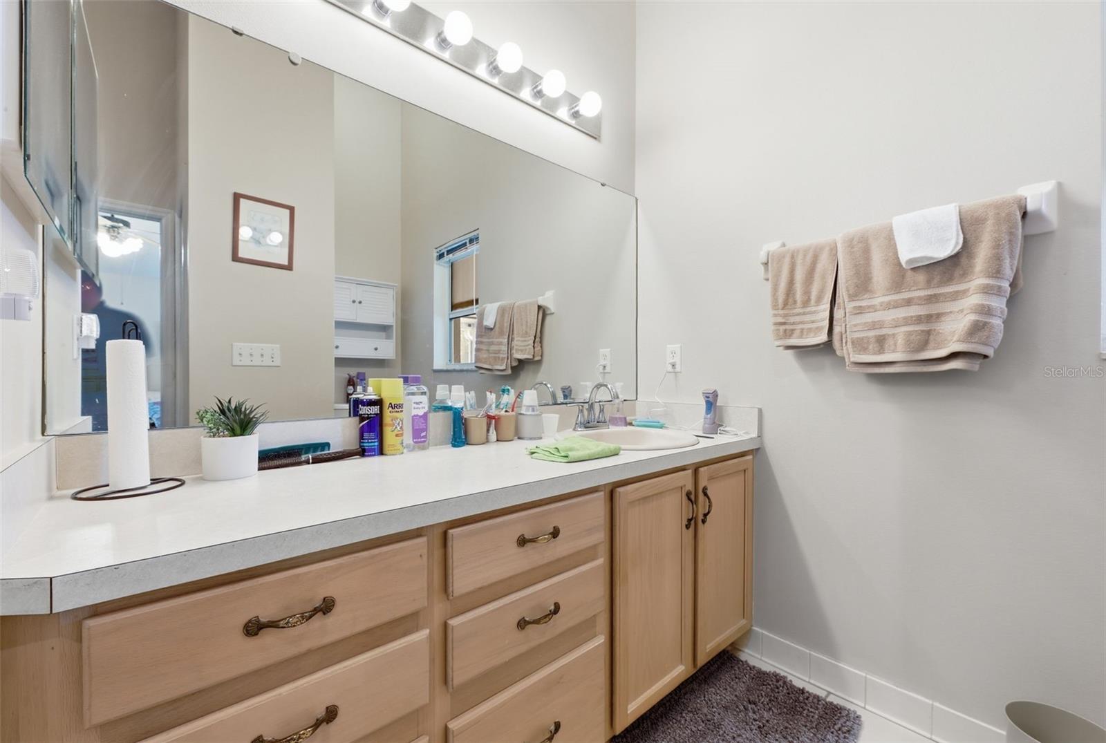 Image 20 of 29 For 1736 Challenger Avenue