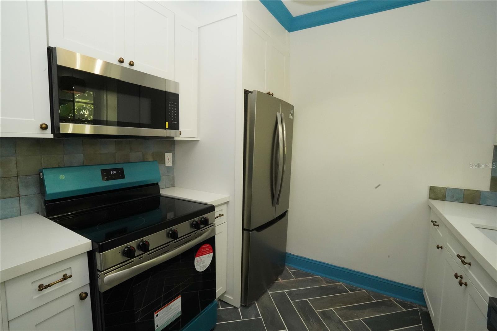 Image 6 of 15 For 1605 Michigan Avenue 929