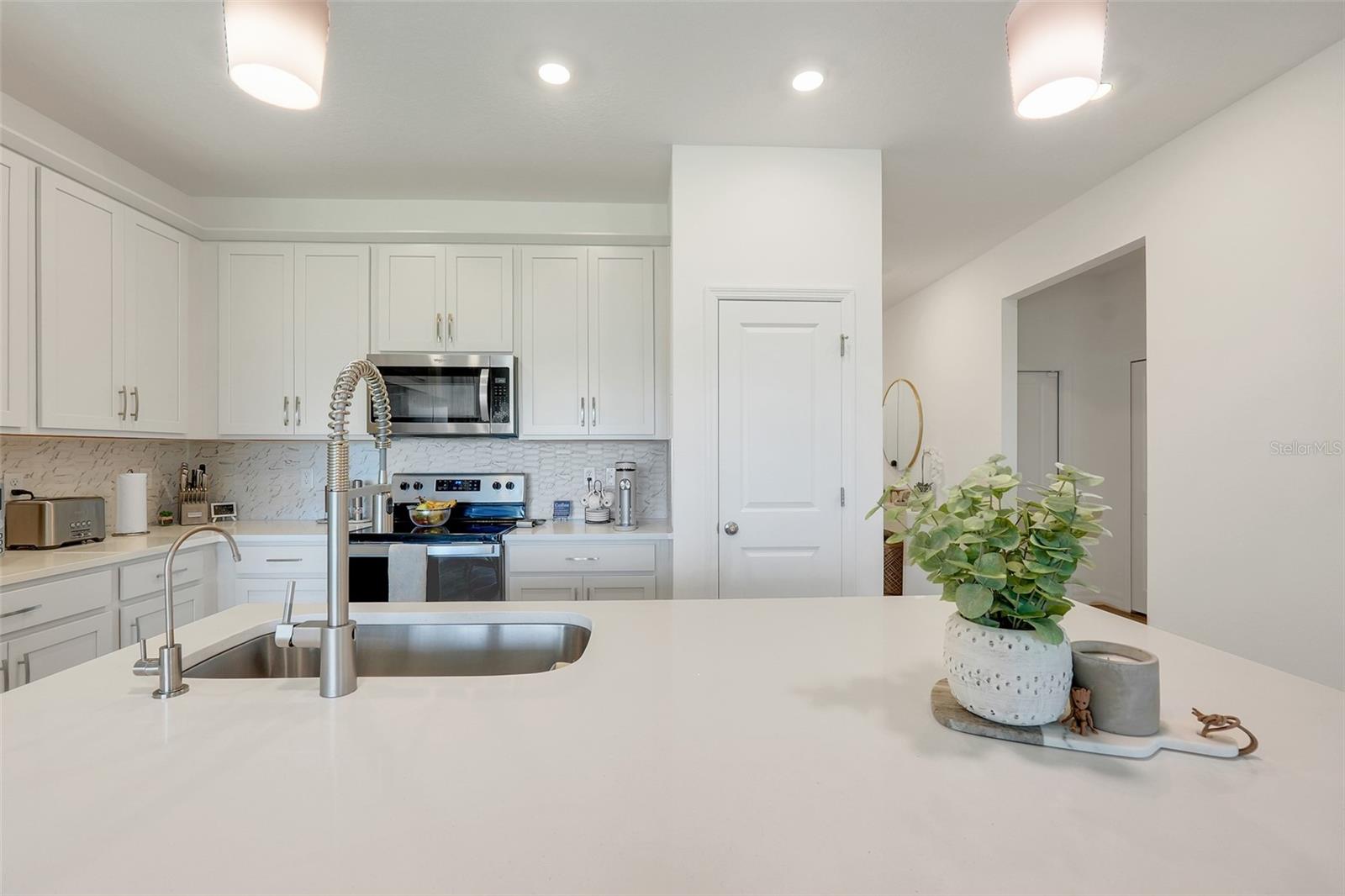 Image 11 of 33 For 5724 Camilla Street