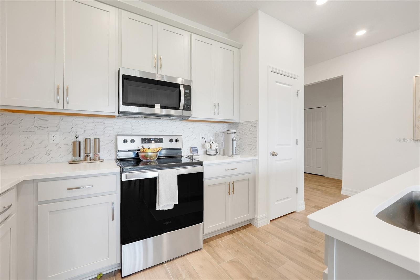 Image 12 of 33 For 5724 Camilla Street