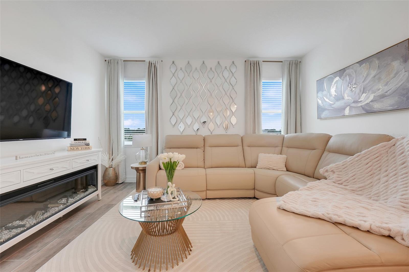 Image 9 of 33 For 5724 Camilla Street