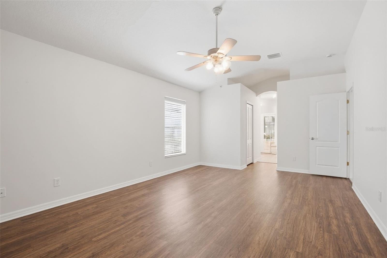 Image 14 of 31 For 9827 White Barn Way