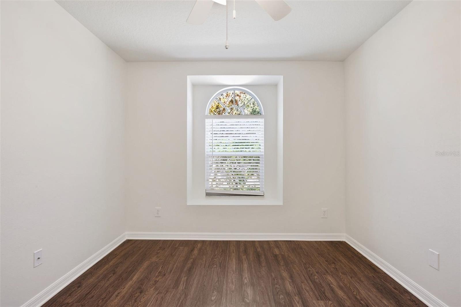 Image 18 of 31 For 9827 White Barn Way