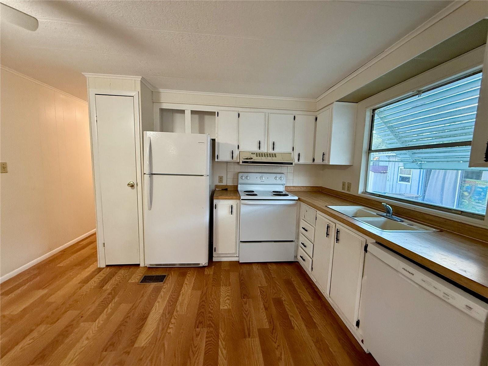 Image 13 of 21 For 26139 Rose Lane