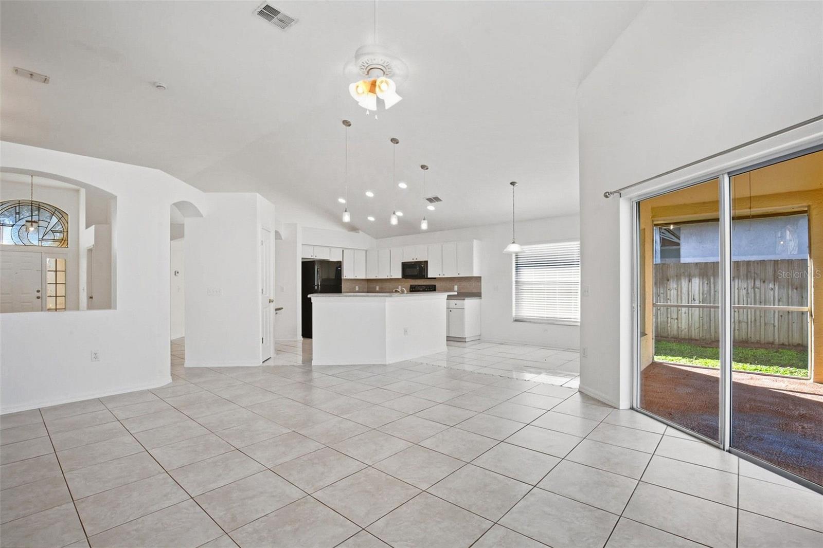 Image 11 of 36 For 16502 Lake Heather Drive