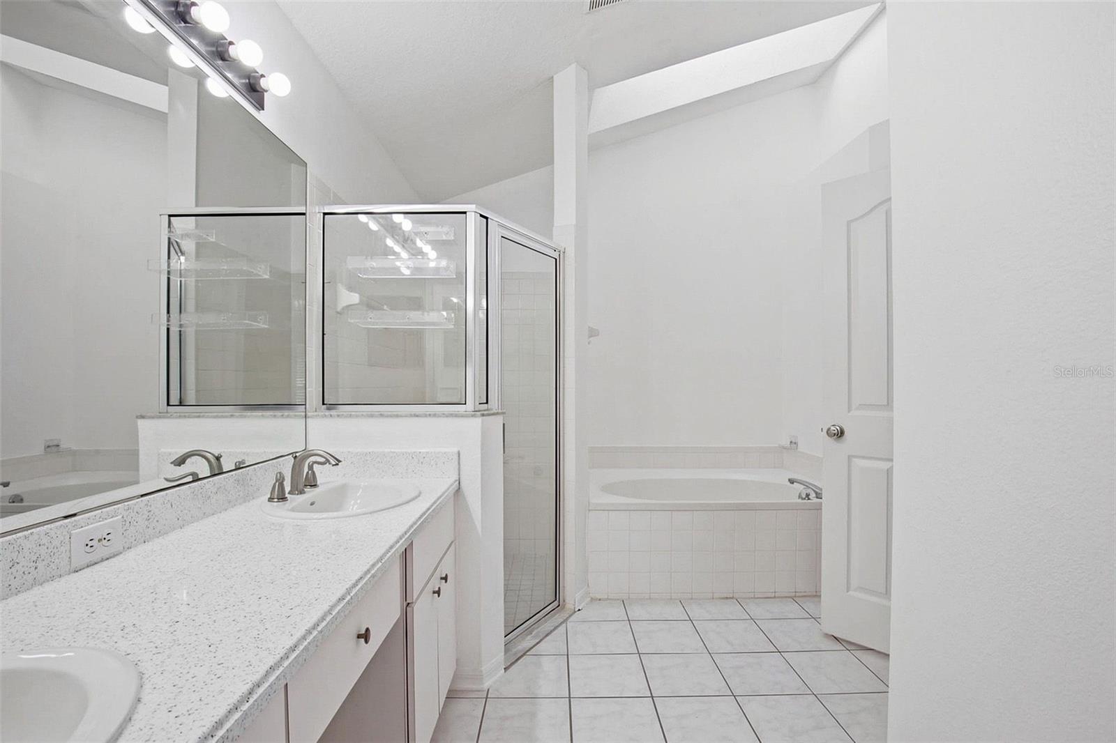 Image 16 of 36 For 16502 Lake Heather Drive