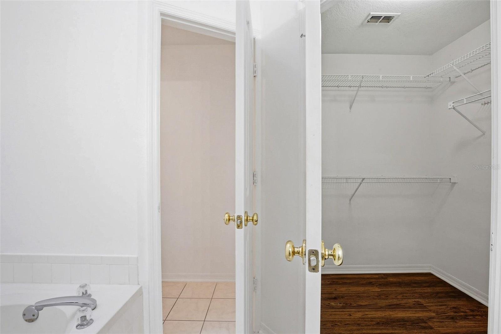 Image 17 of 36 For 16502 Lake Heather Drive