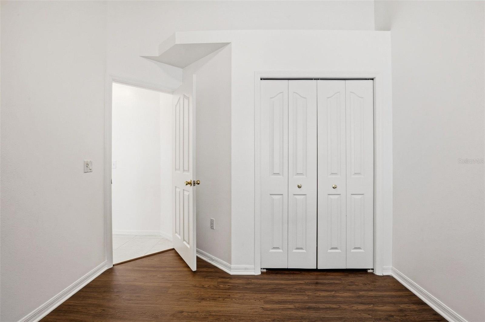 Image 19 of 36 For 16502 Lake Heather Drive