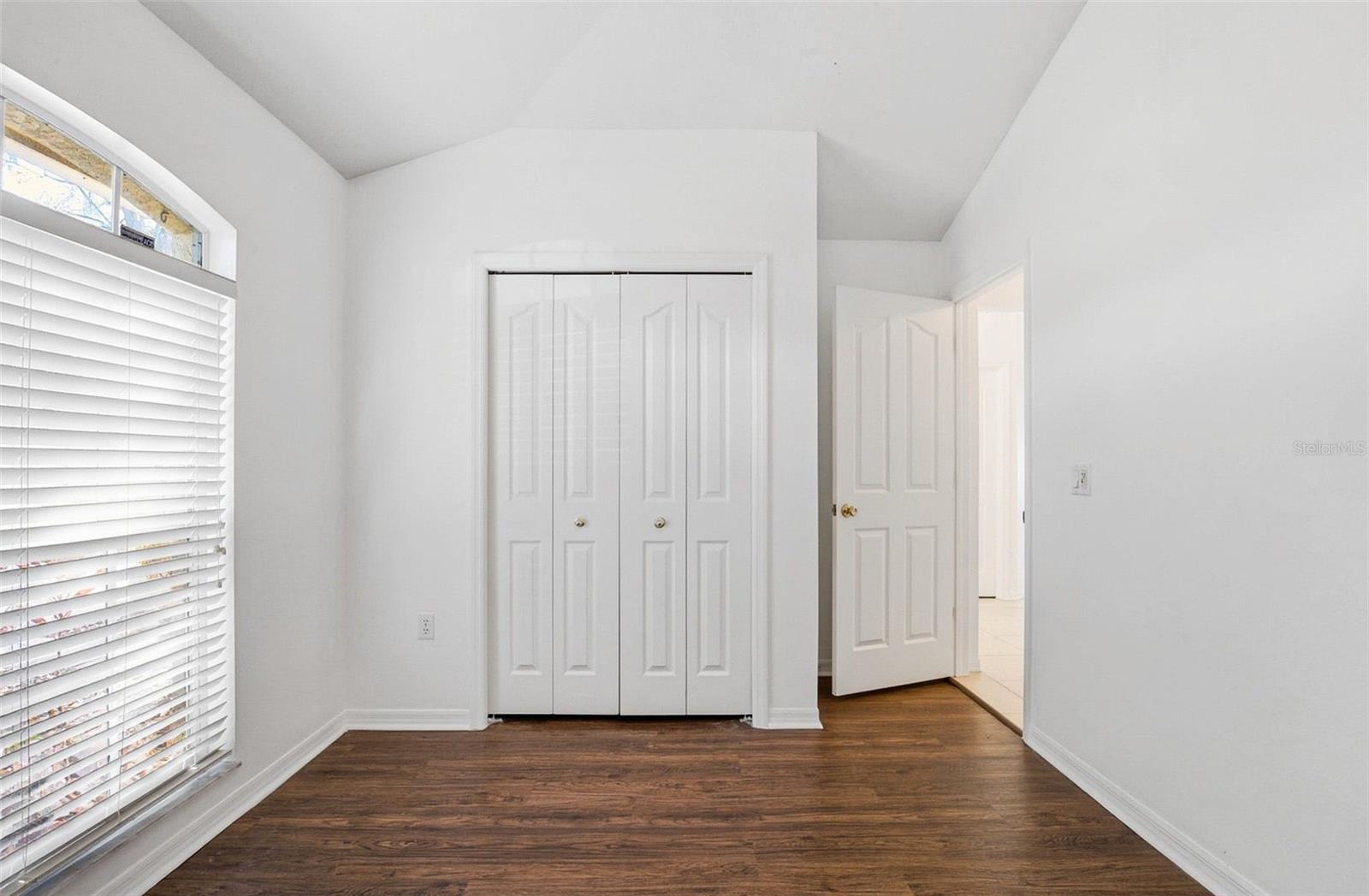 Image 22 of 36 For 16502 Lake Heather Drive