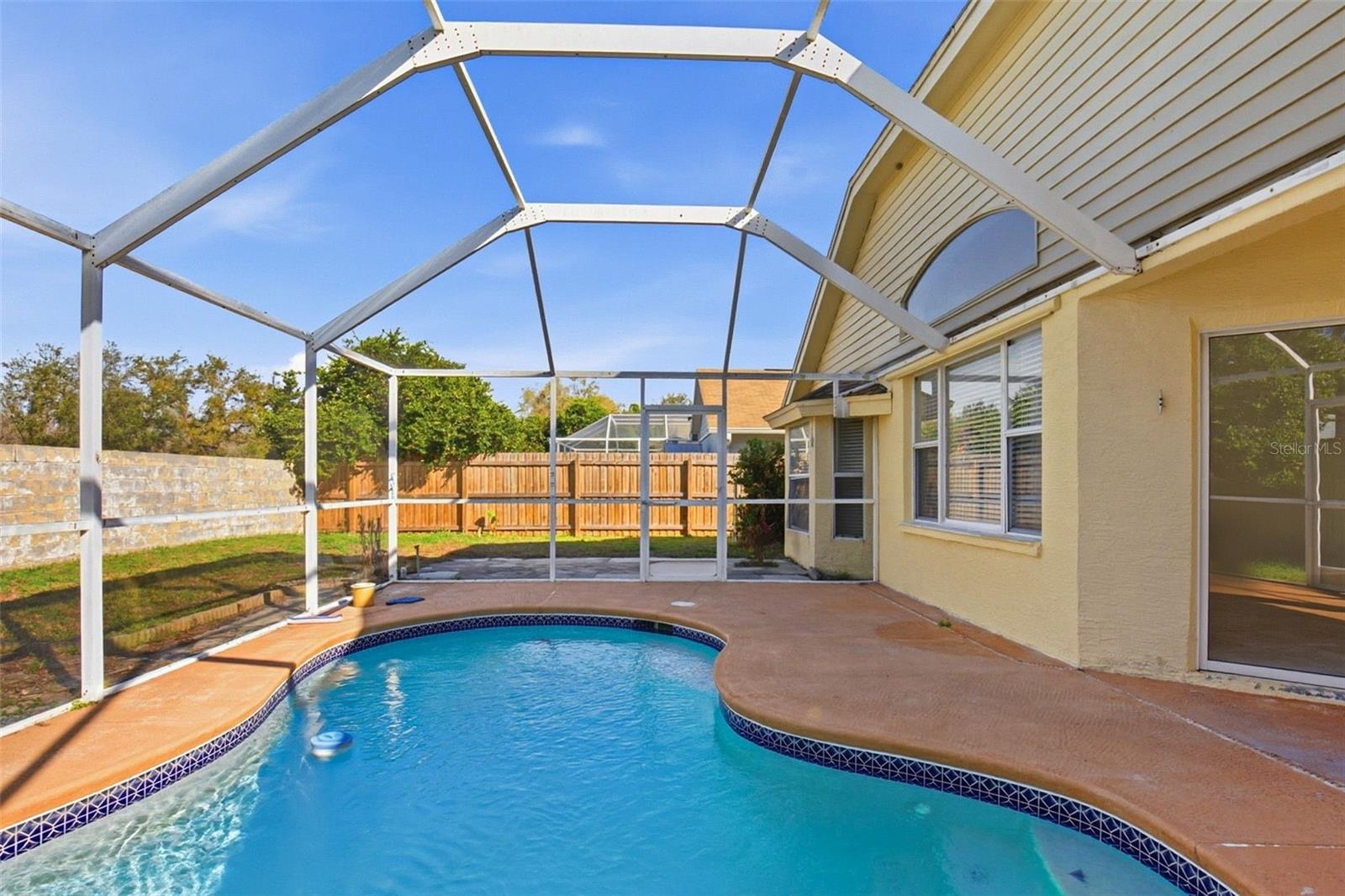 Image 24 of 36 For 16502 Lake Heather Drive