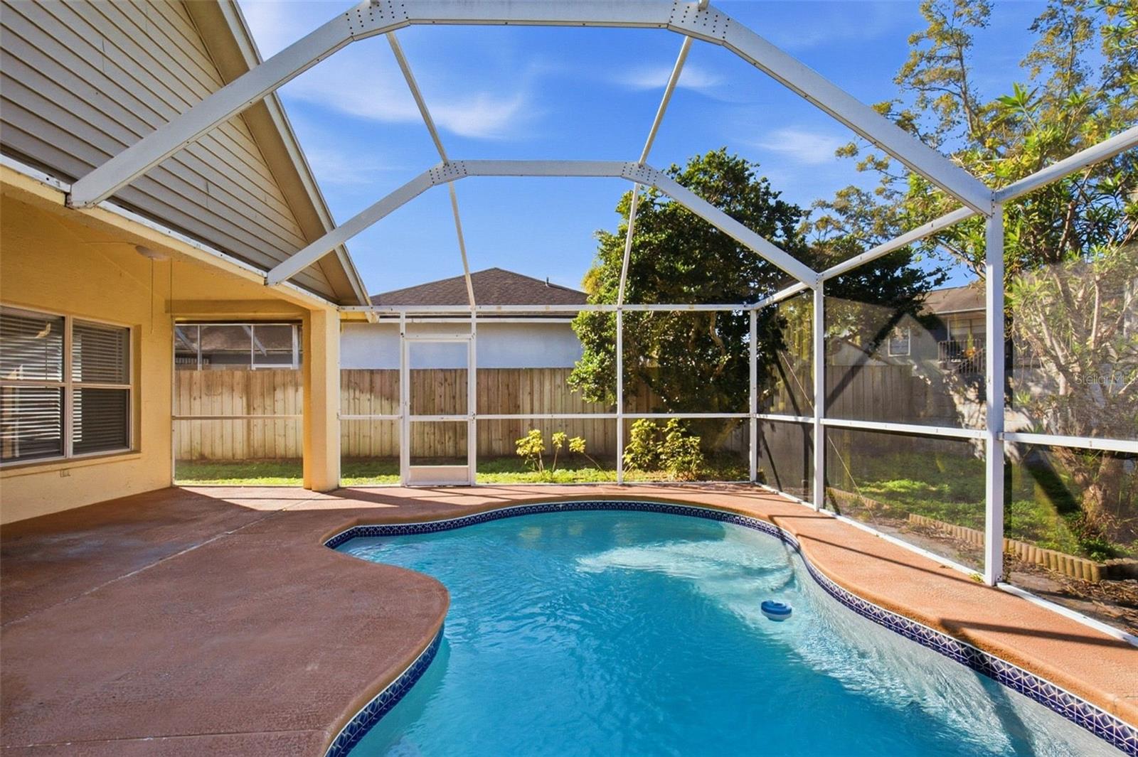 Image 26 of 36 For 16502 Lake Heather Drive