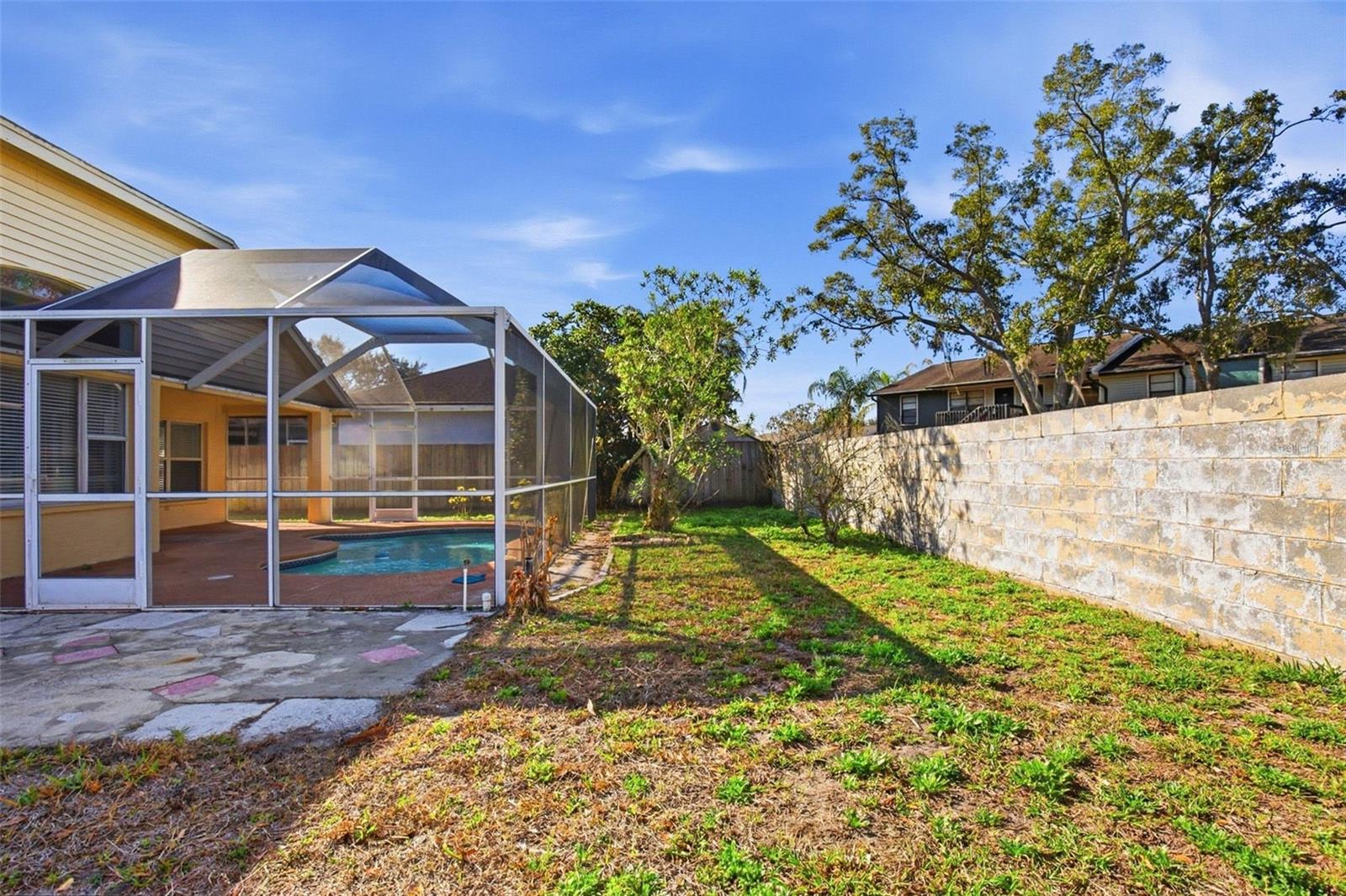 Image 28 of 36 For 16502 Lake Heather Drive