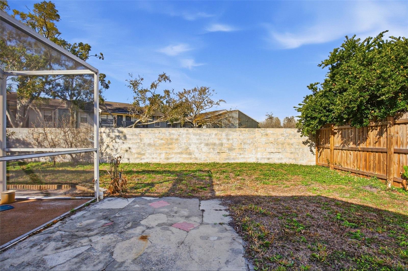 Image 29 of 36 For 16502 Lake Heather Drive