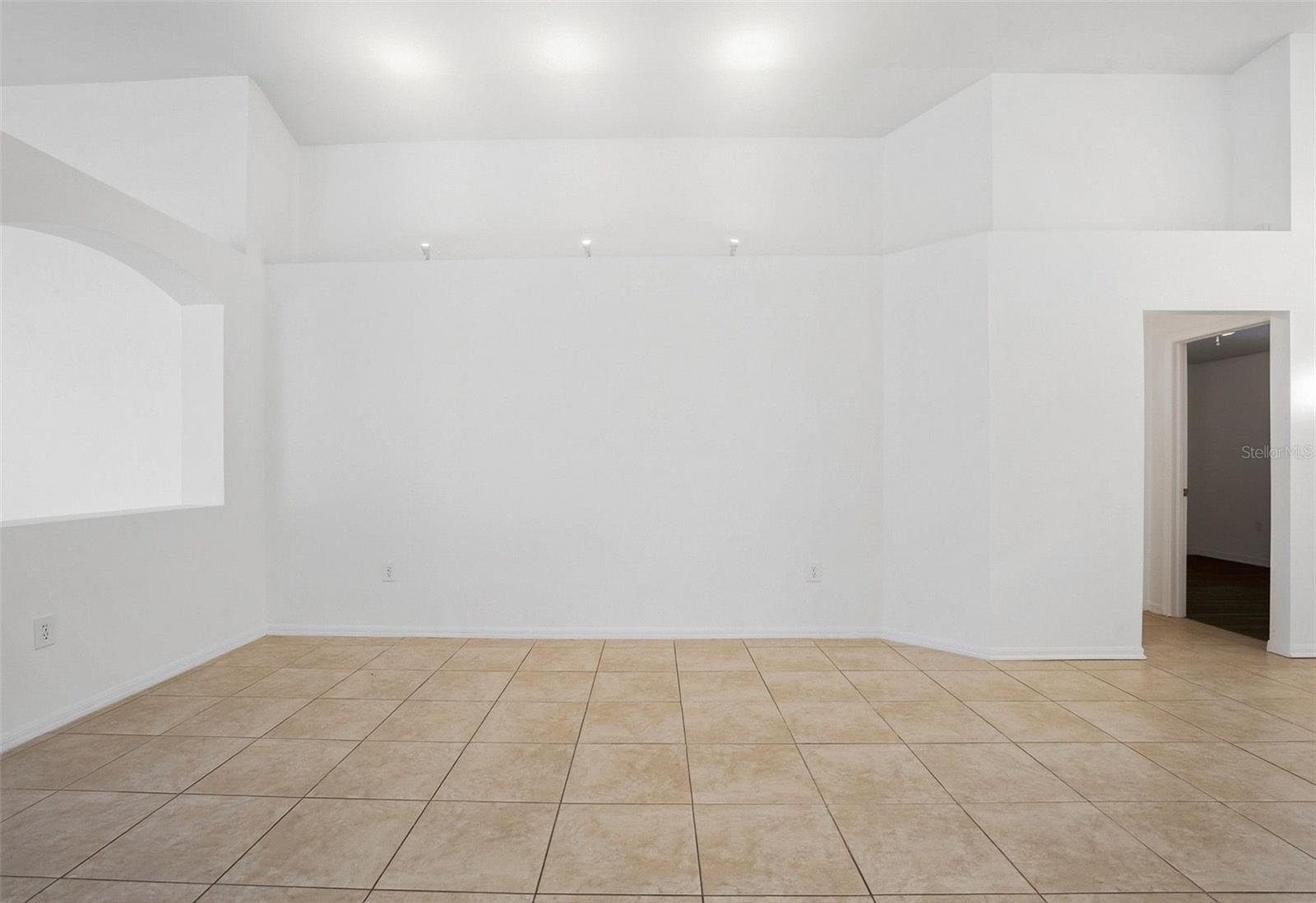 Image 3 of 36 For 16502 Lake Heather Drive