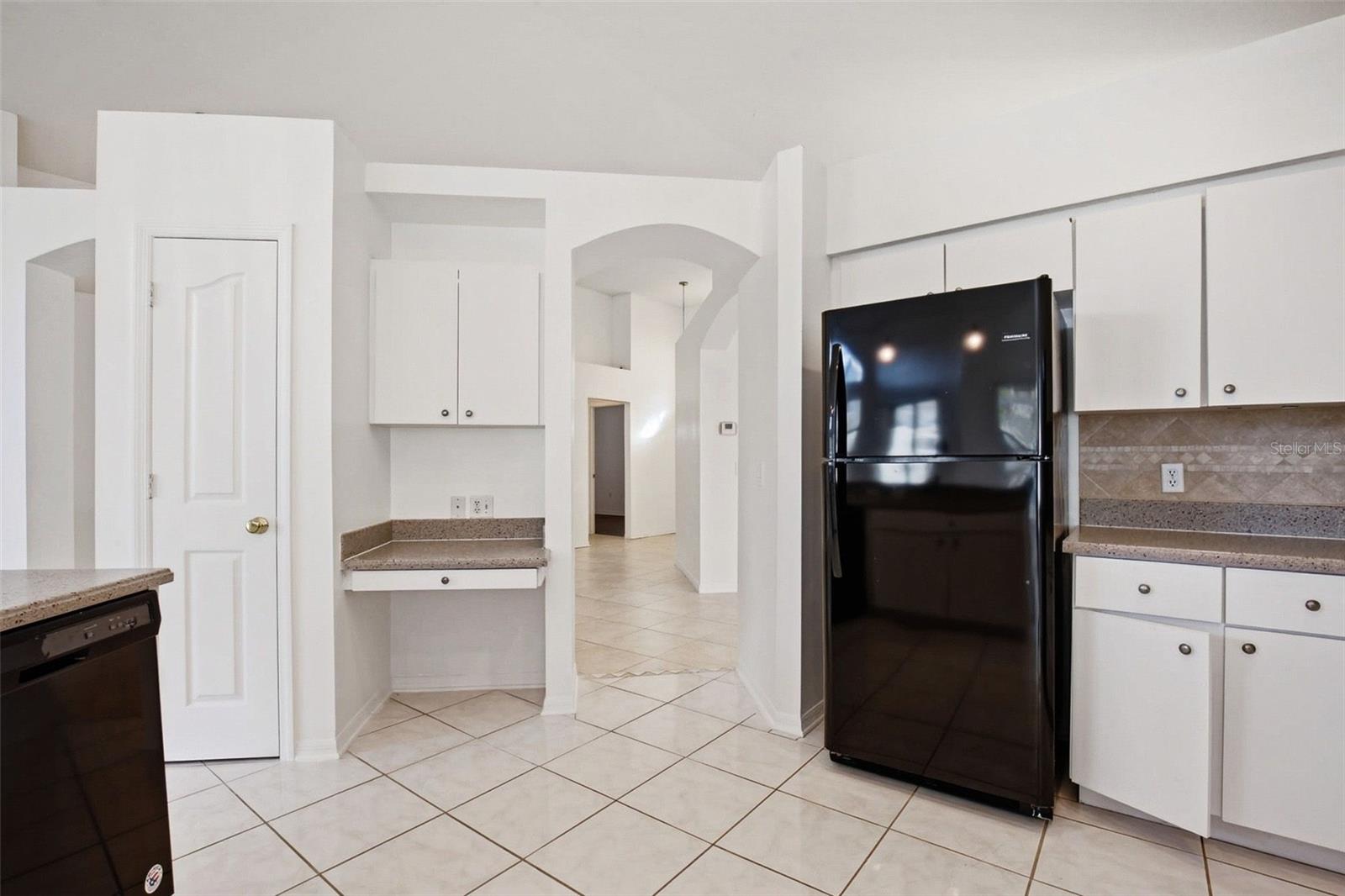 Image 7 of 36 For 16502 Lake Heather Drive