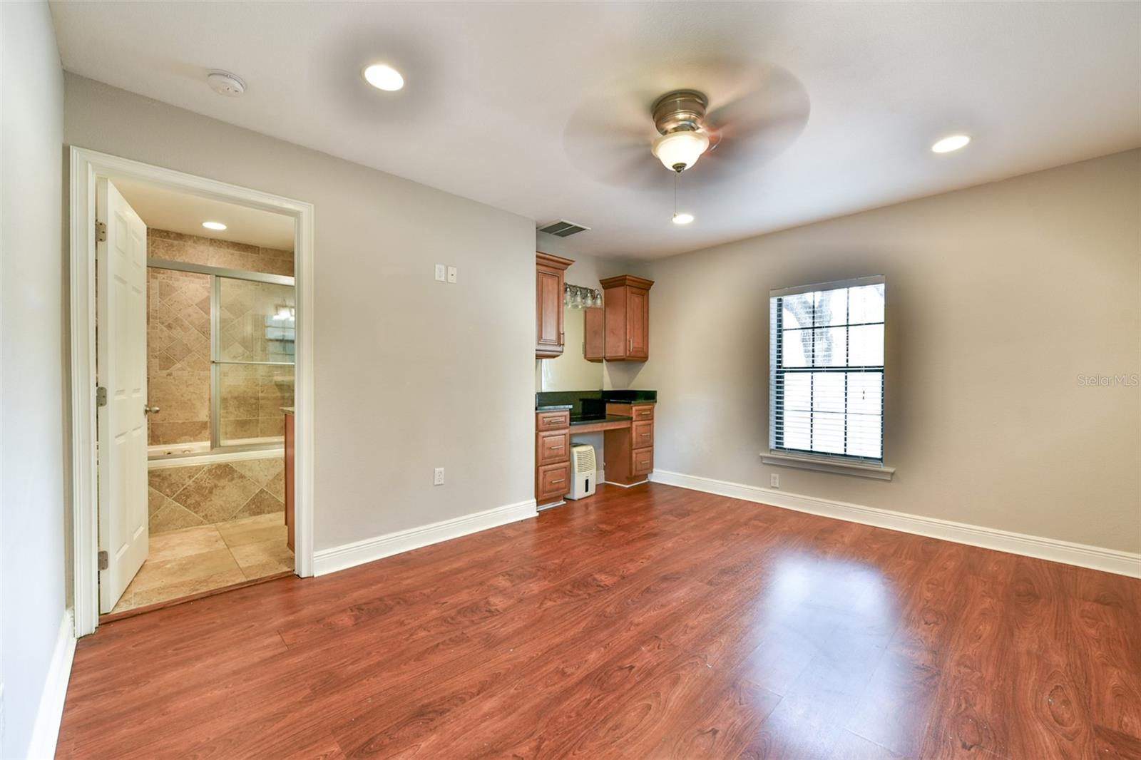 Image 22 of 71 For 5700 Marinell Drive