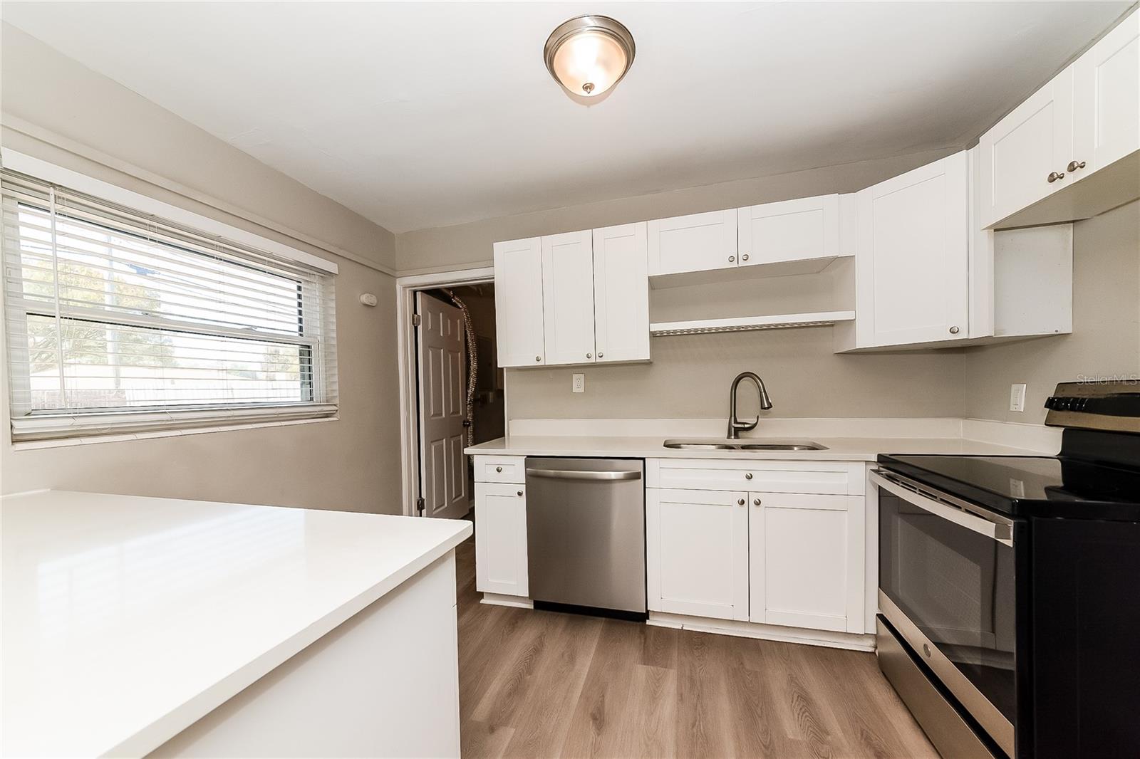 Image 5 of 16 For 6420 26th Street W