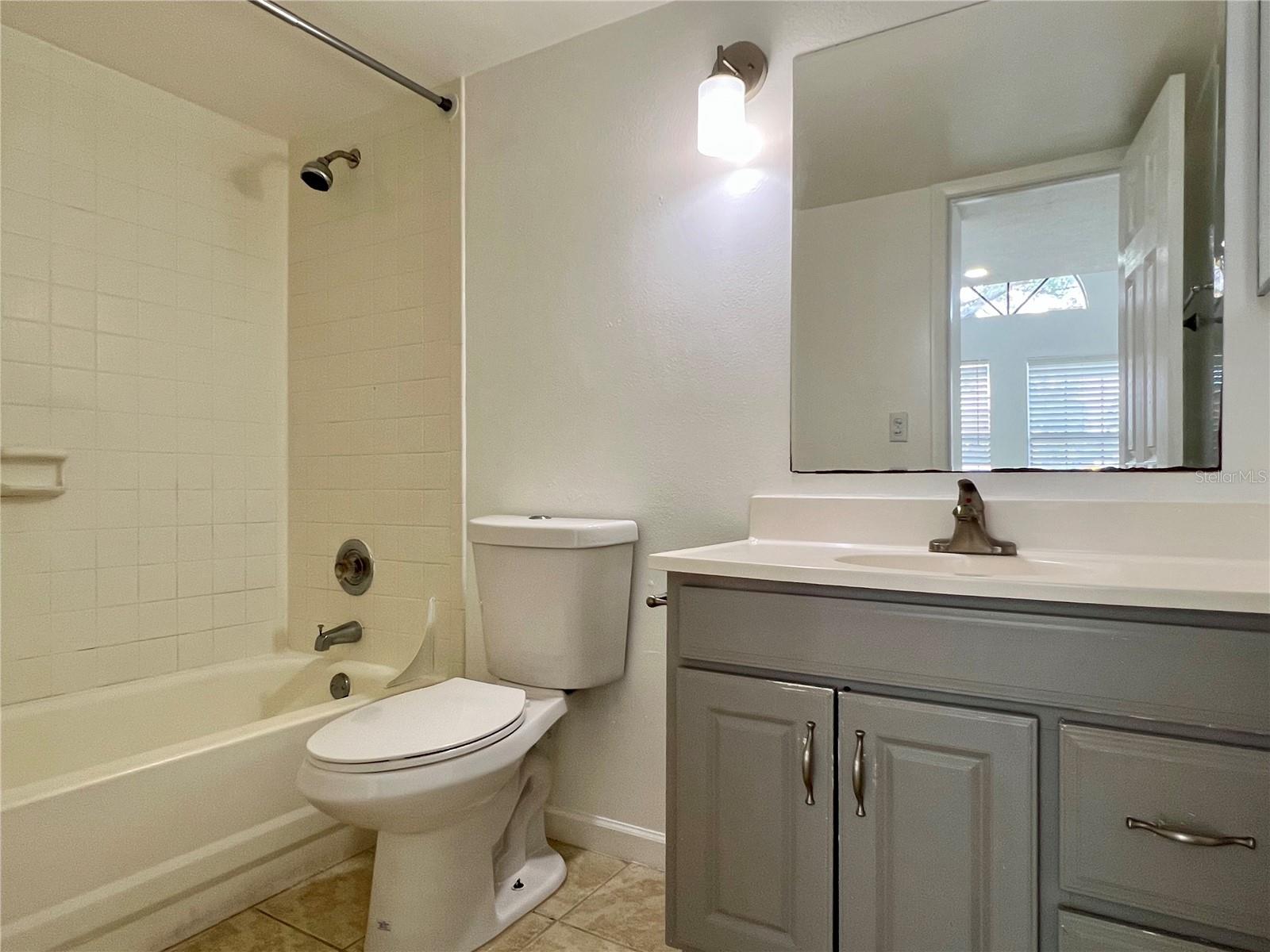 Image 14 of 14 For 315 Lakepointe Drive 101