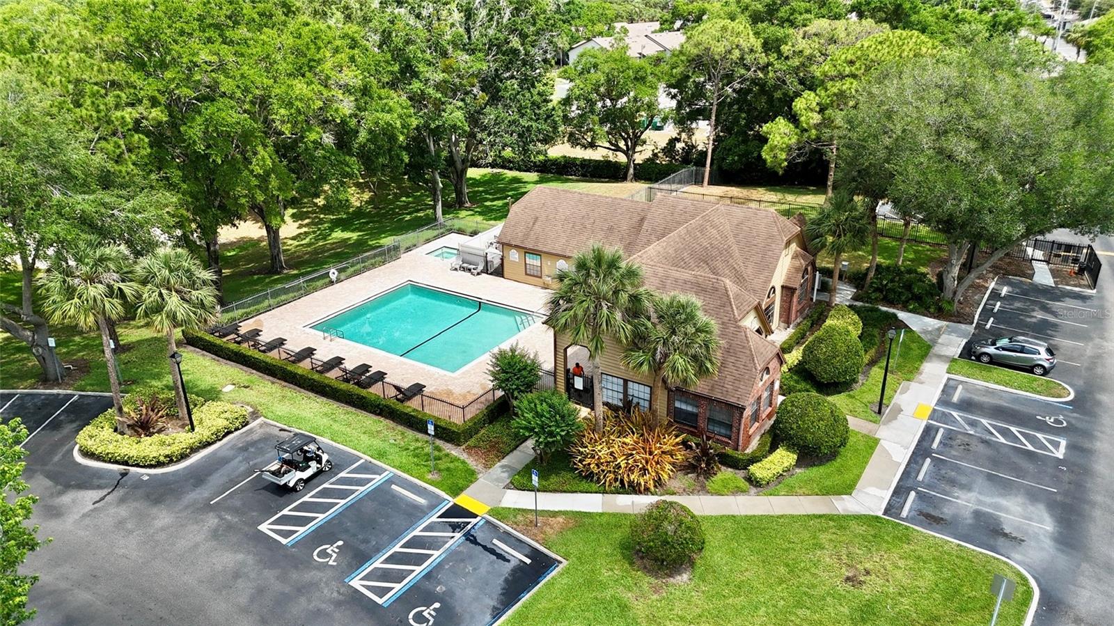 Image 4 of 14 For 315 Lakepointe Drive 101