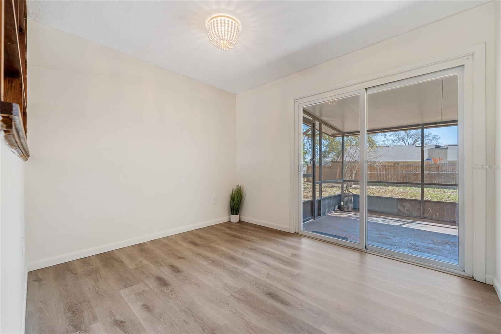 Image 5 of 13 For 1405 Snowden Street