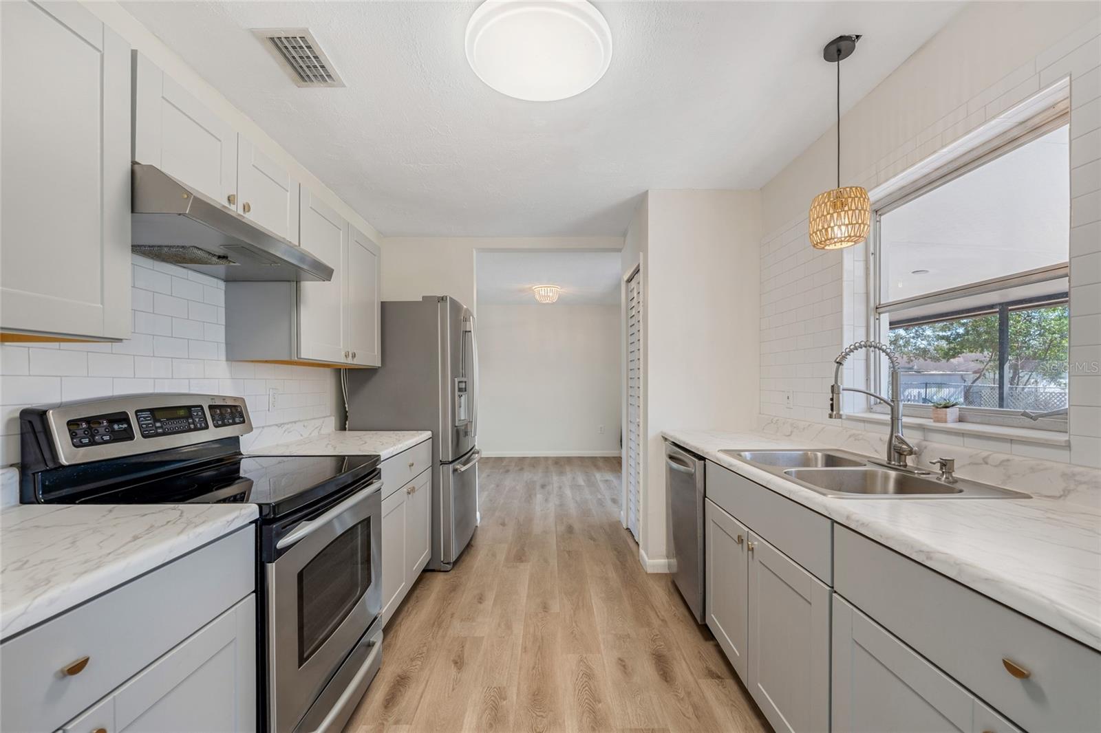 Image 6 of 13 For 1405 Snowden Street