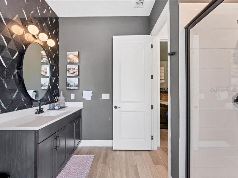 Image 31 of 51 For 8408 Ludington Circle