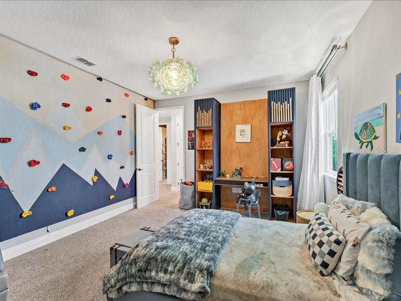 Image 33 of 51 For 8408 Ludington Circle