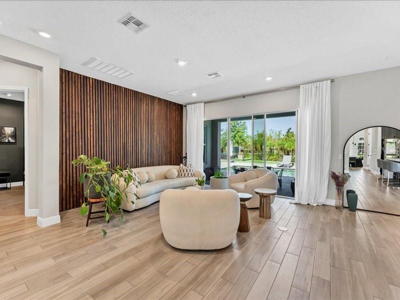 Image 4 of 51 For 8408 Ludington Circle