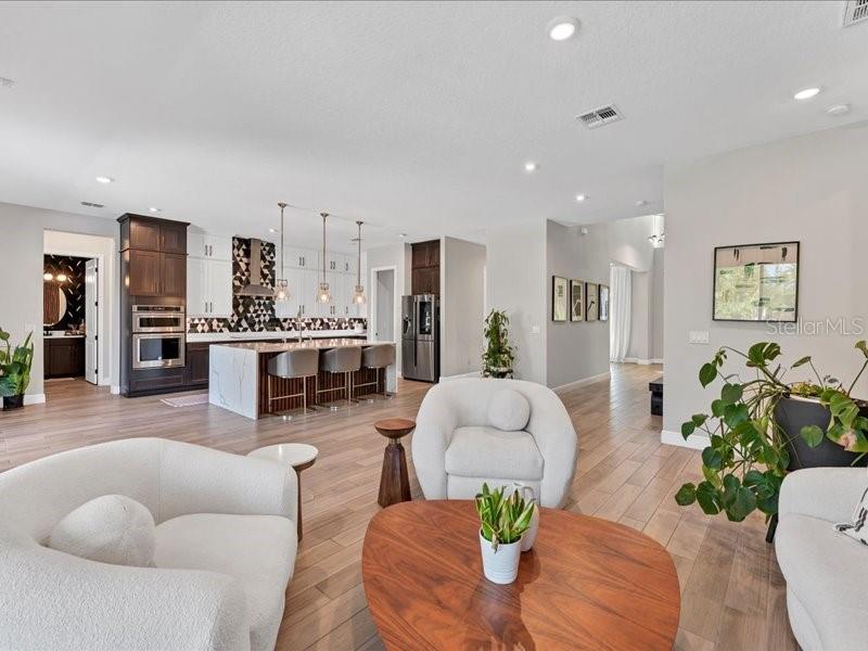 Image 5 of 51 For 8408 Ludington Circle