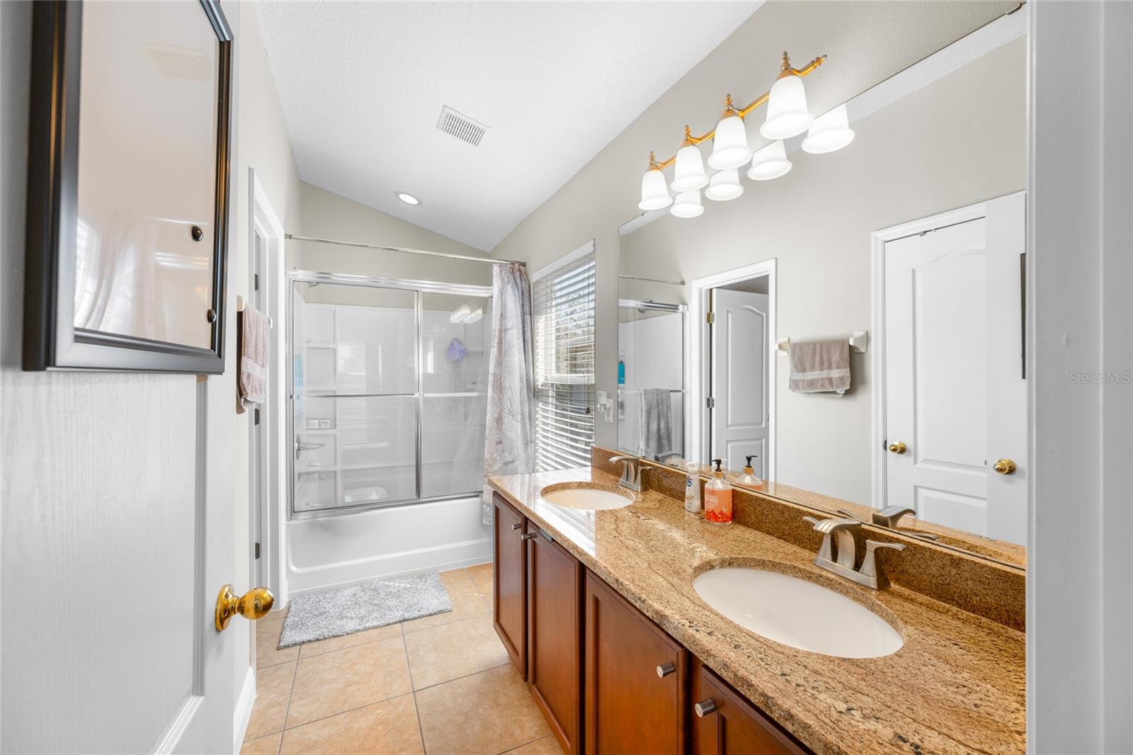 Image 16 of 31 For 10235 Cala Lily Trail 35a