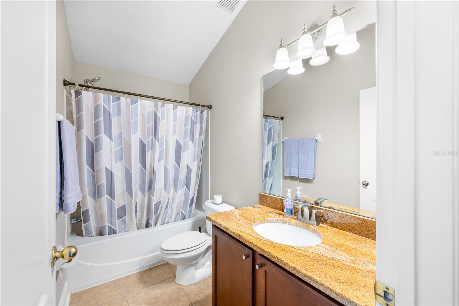 Image 19 of 31 For 10235 Cala Lily Trail 35a