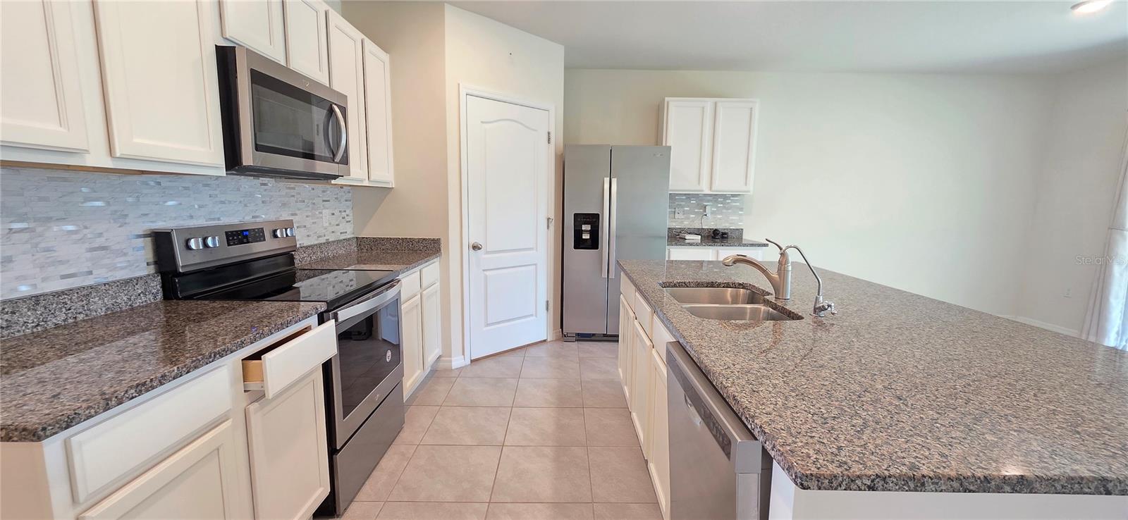 Image 19 of 62 For 3383 Hammond Point