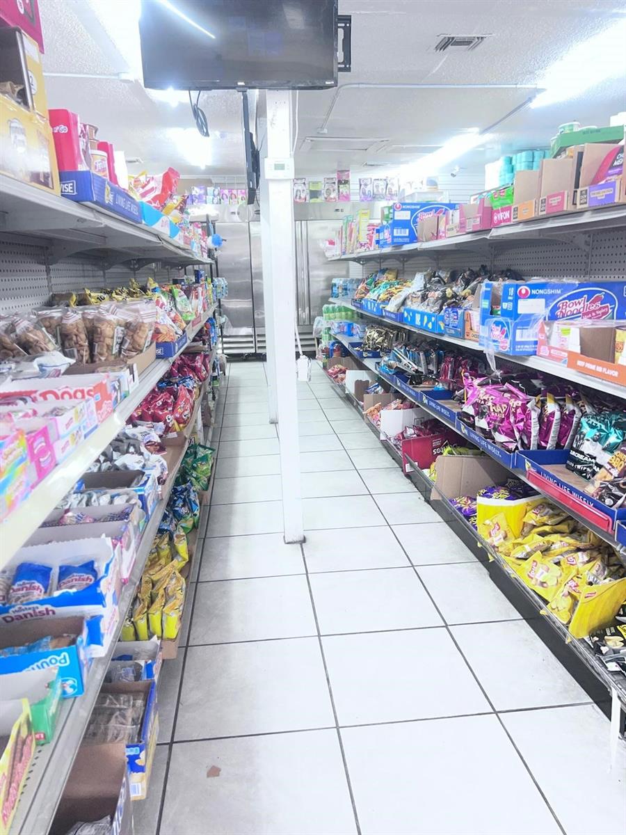 Image 8 of 12 For 1805 Historic Goldsboro Boulevard