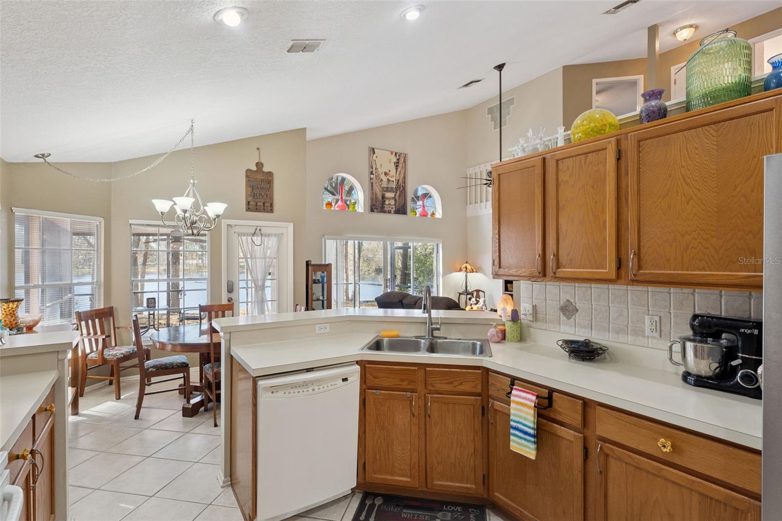 Image 12 of 35 For 2732 Tolworth Avenue